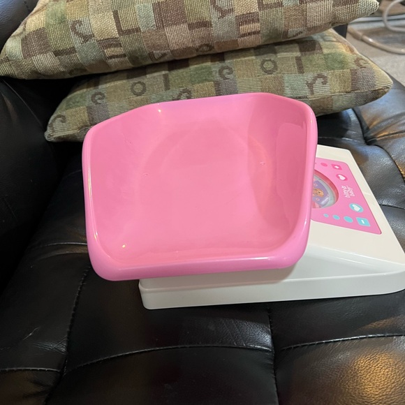 American Girl Bitty Baby Scale for Dolls Pink and White 2016 ~Works - Picture 3 of 11